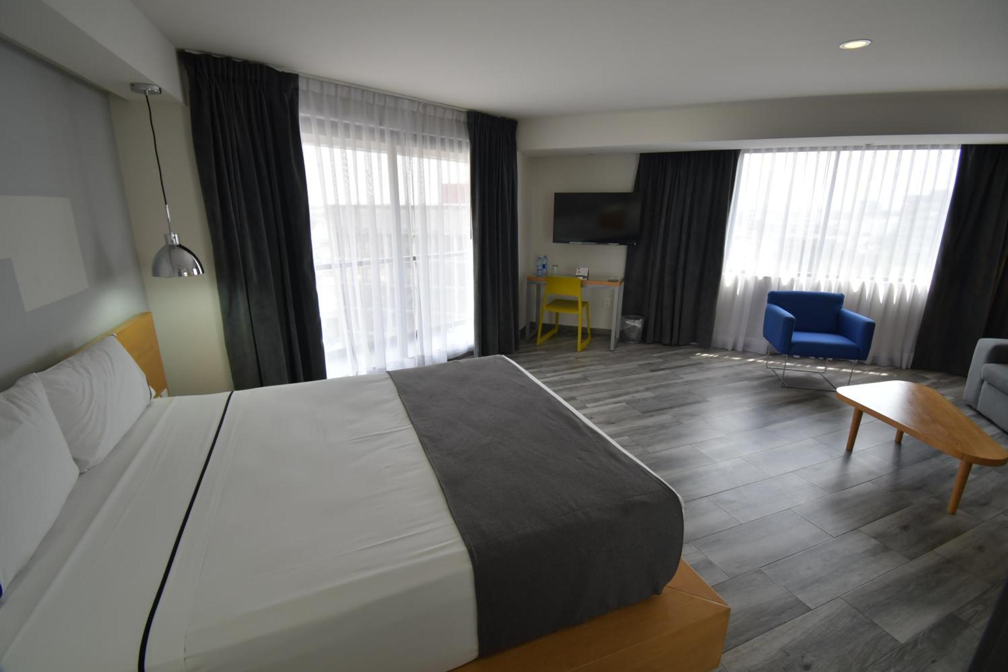 Hotel Perla Central Guadalajara Bagian luar foto