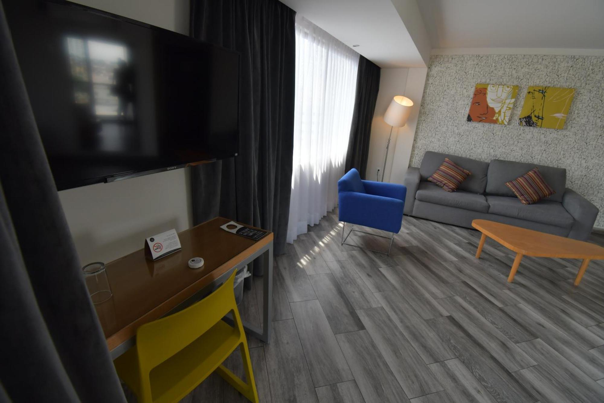 Hotel Perla Central Guadalajara Bagian luar foto